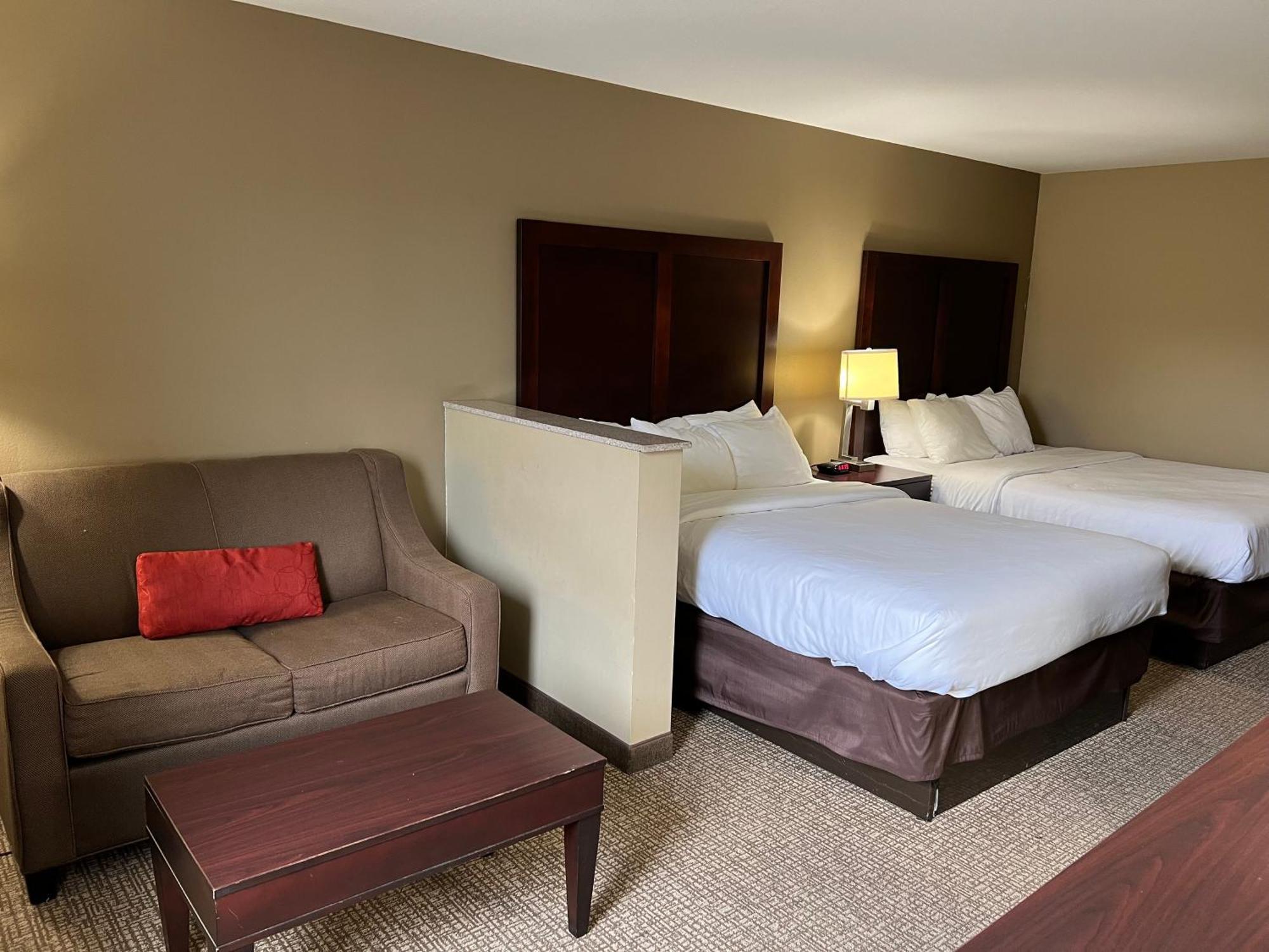 Days Inn & Suites By Wyndham Manheim Lebanon 2*