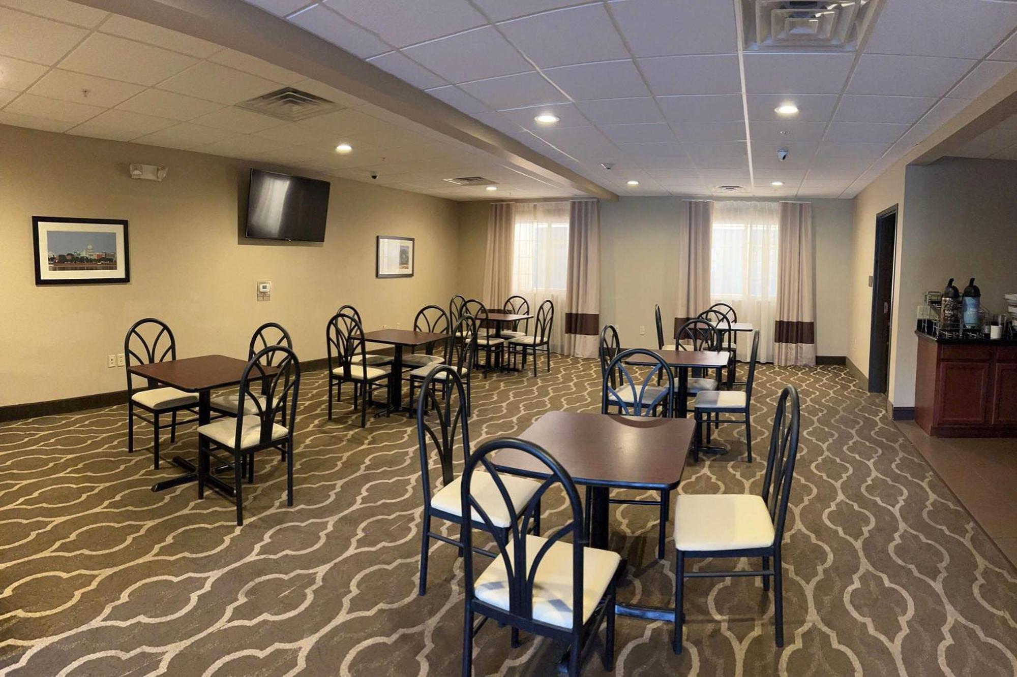 Days & By Wyndham Lebanon Manheim