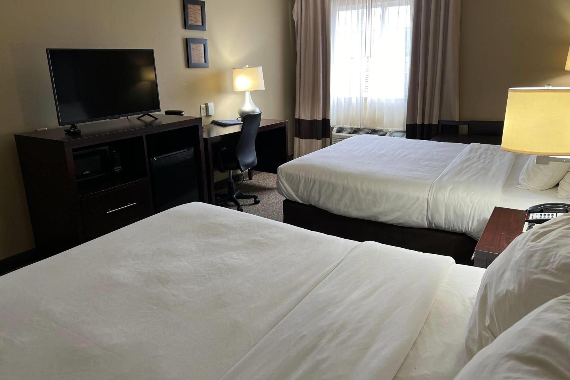 Hotel Days & By Wyndham Lebanon 2*